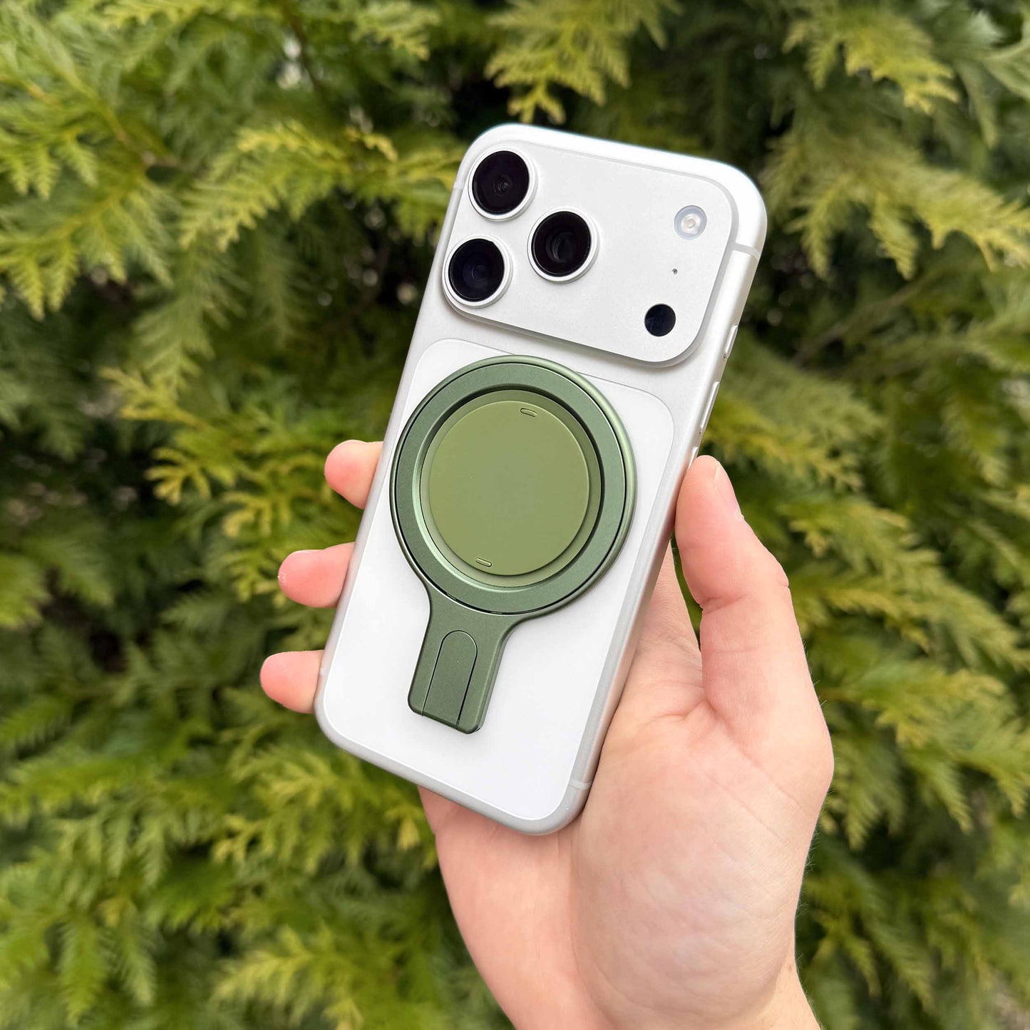 Snap Grip Stand